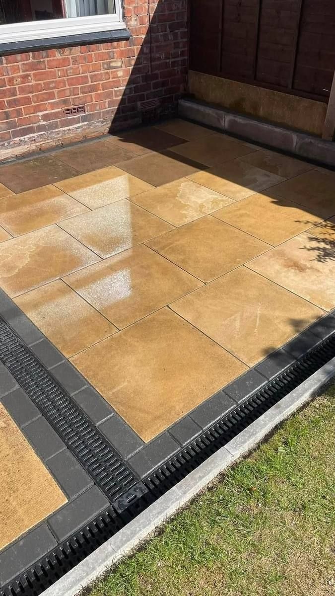 Buff sandstone patio by RY Garden & Landscaping, Manchester