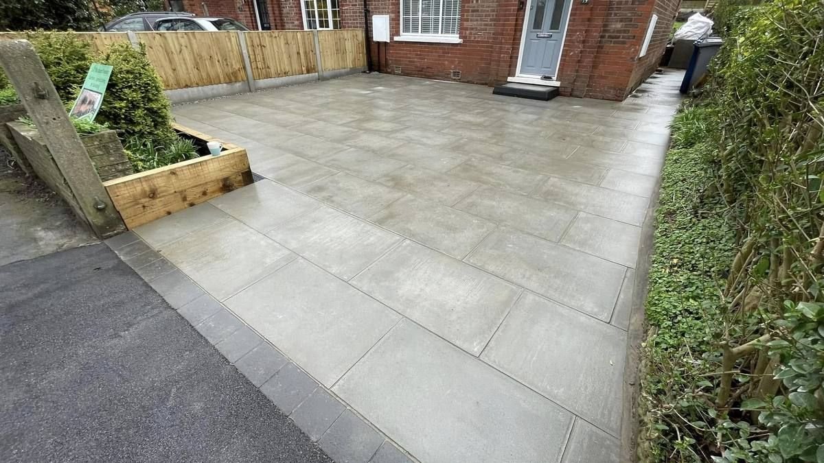 Well maintained garden and patio cared for by RY Garden & Landscaping